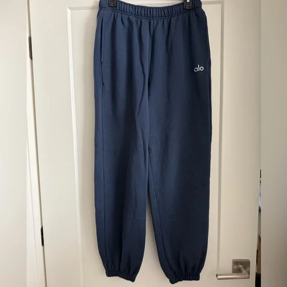 Alo Accolade Sweatpant, Navy, Size M - Picture 4 of 6
